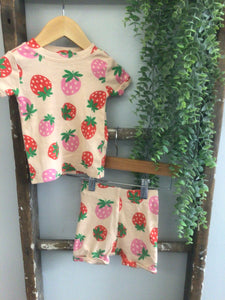 OldNavy strawberry short set pjs-6/12M