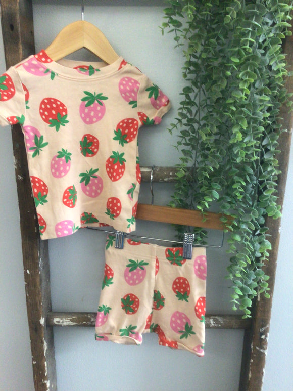 OldNavy strawberry short set pjs-6/12M