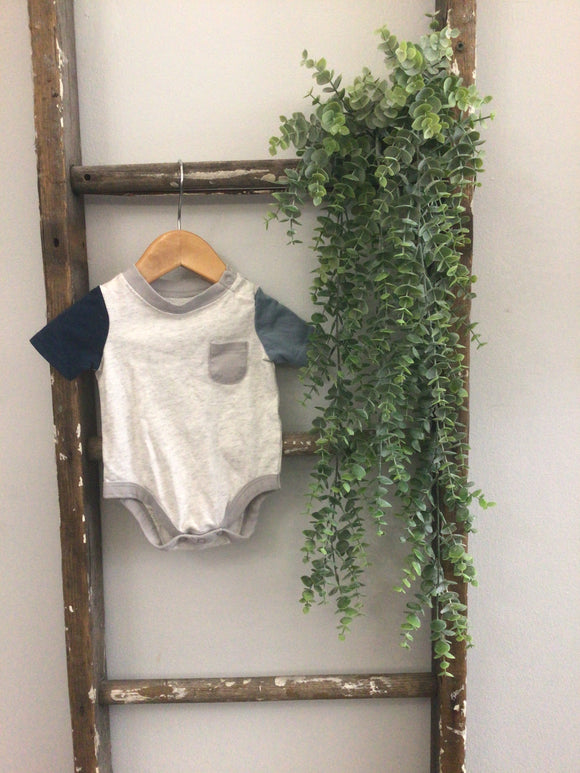 Grey and blue onesie-0/3m