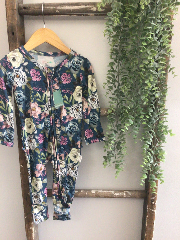 NWT Gigi and Max navy floral sleeper-12M