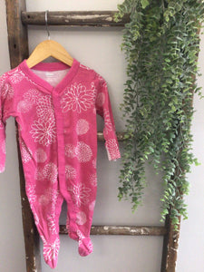 Old navy flower button sleeper-6/9M