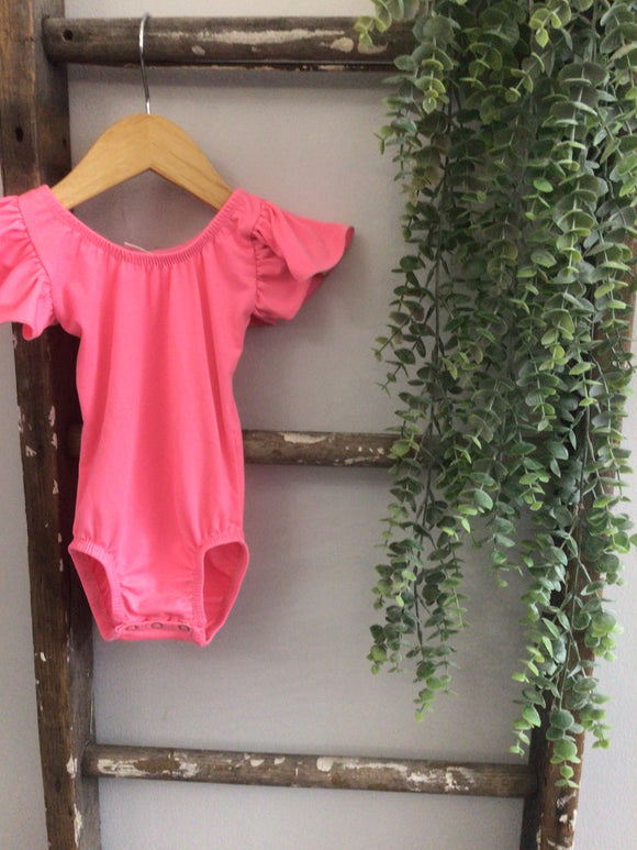 Pink flutter sleeve bodysuit-18M