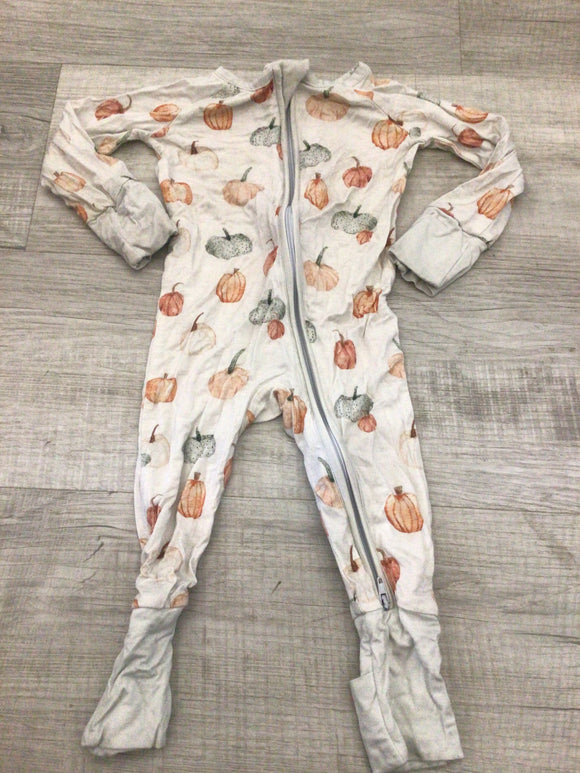 Little one shop pumpkins sleeper-3/6M