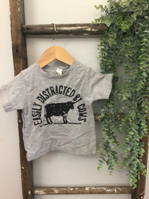 Easily distracted by cows tee-18/24m