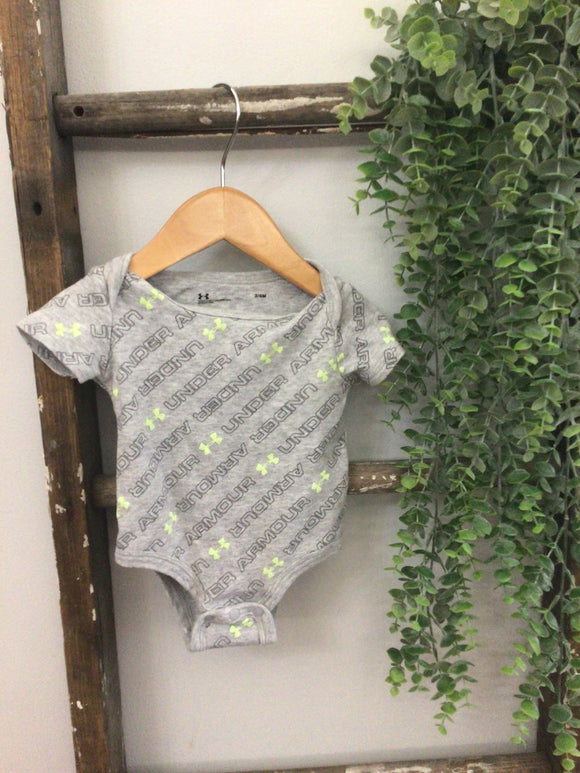 Under Armour onesie-3/6m