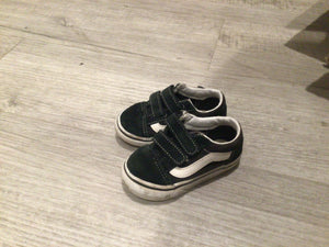 Black vans- 5.5