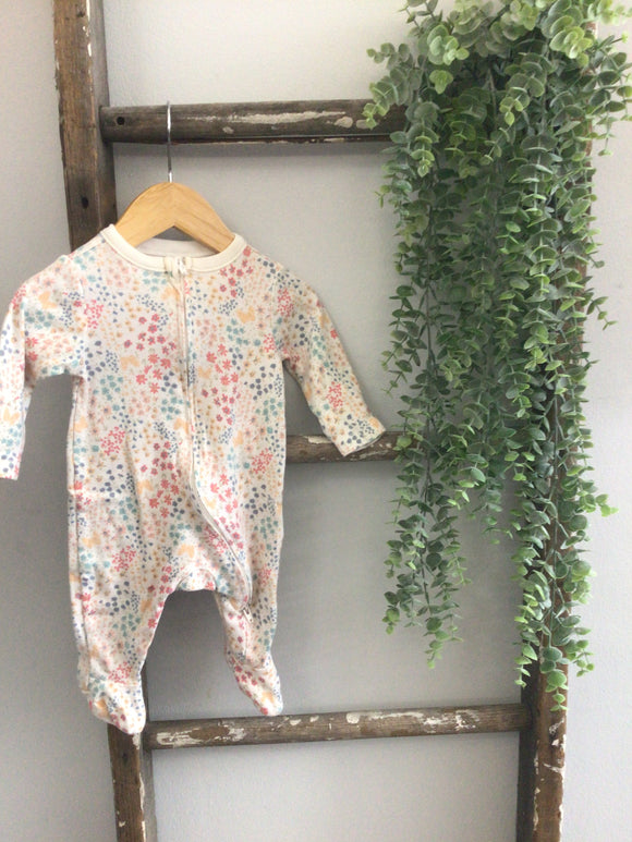 Old navy floral sleeper-0/3M
