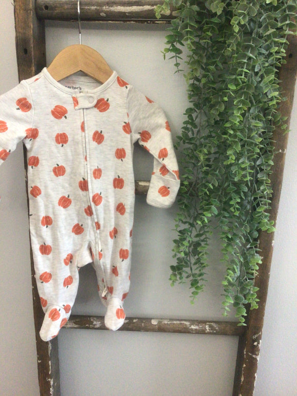 Carters pumpkin zip sleeper-0/3M