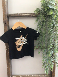 Black and tan Nike tee-12m