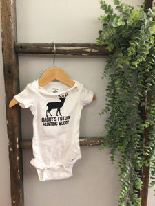 Daddy’s future hunting buddy onesie-0/3m