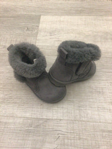 Wonder nation gray fuzzy boots-4