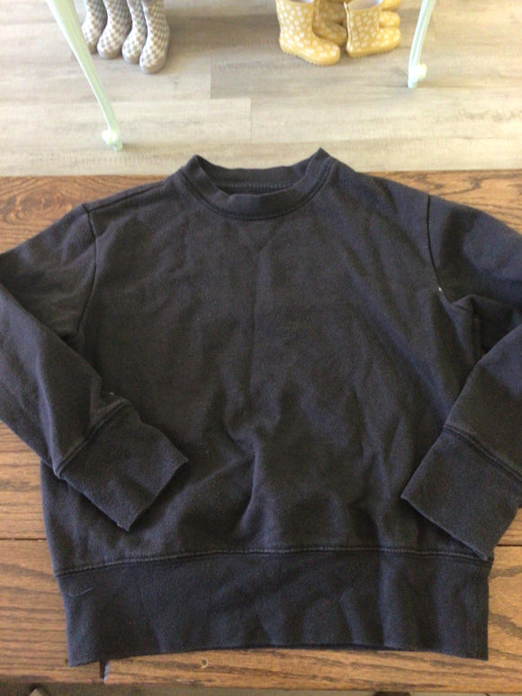 Black crewneck-6/7