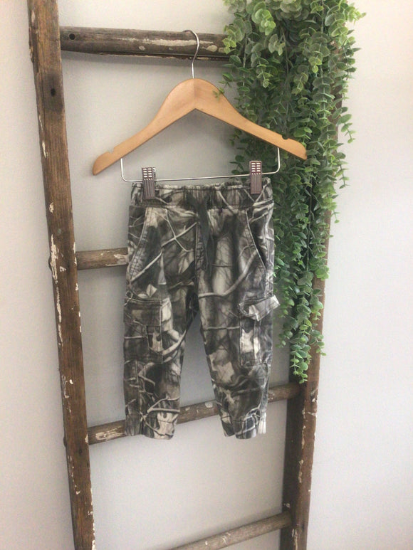 Lucky Link camo cargo pants- 12/18M