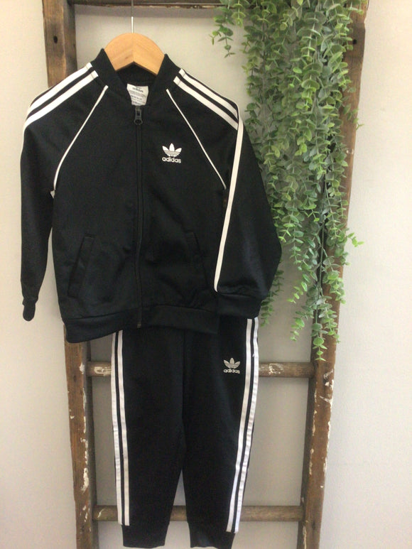 Adidas sweatsuit-3T