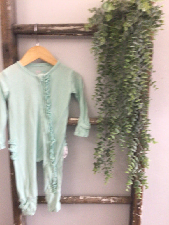 Gigi and Max mint ruffle sleeper-9M