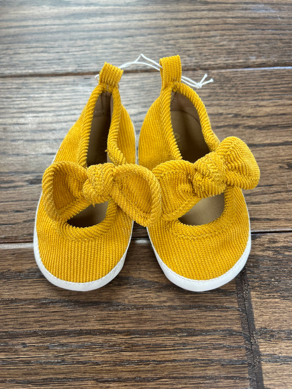 mustard corduroy baby shoes 3-6m