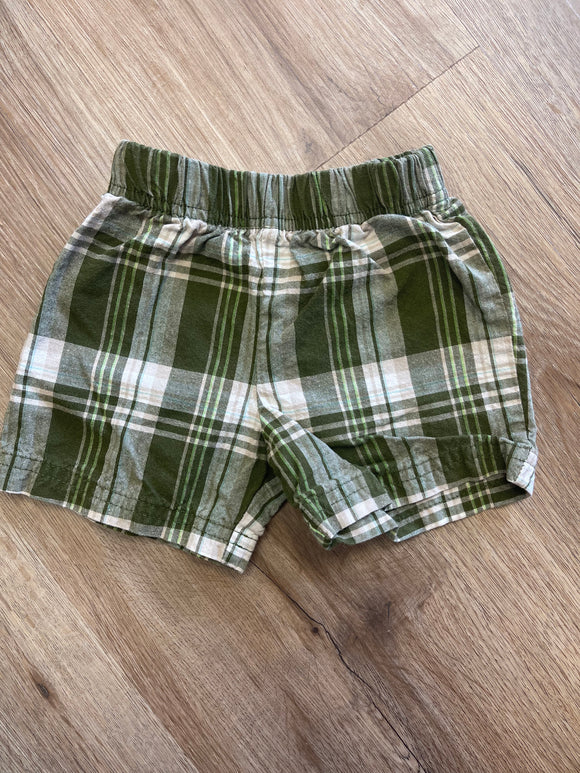 Green plaid shorts 6M