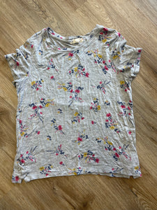 Grey floral T - YL