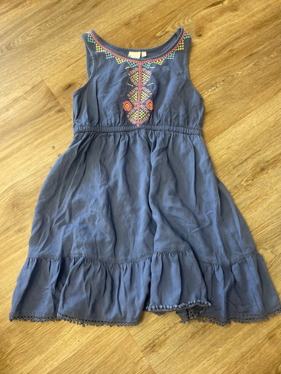 Navy dress w/ colorful embroidery 7